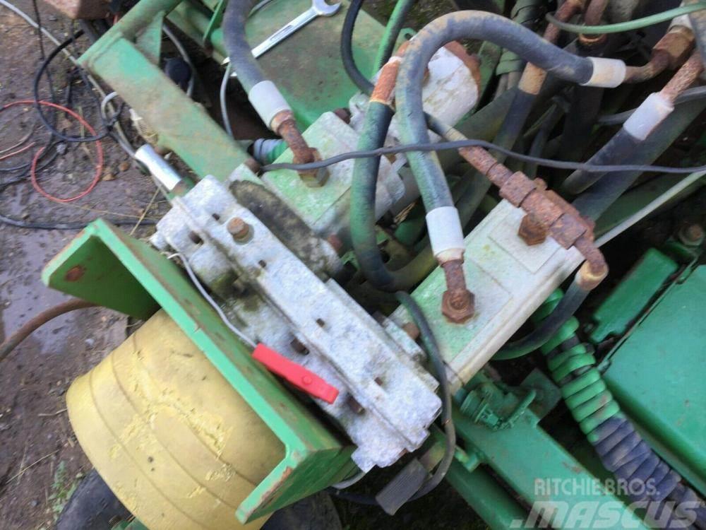 John Deere 365 mower reel and Ultra Motor 5092 4294 Iné