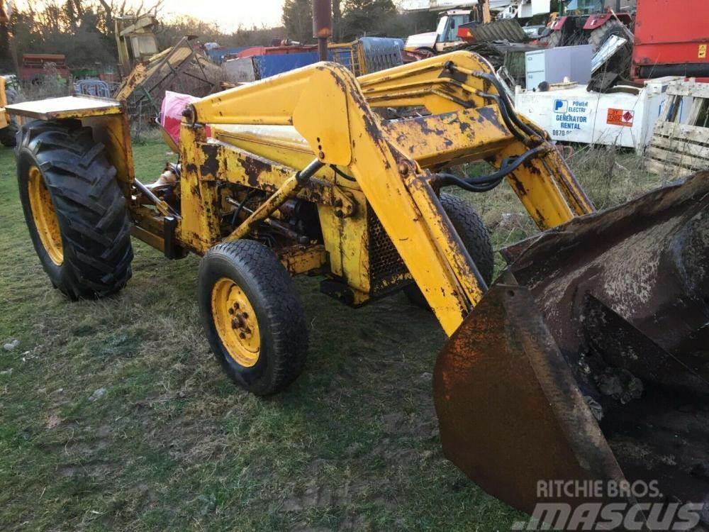 Massey Ferguson 135 Loader tractor £1750 Čelné nakladače a rýpadlá