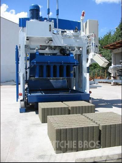  SUMAB E-12 (mobile block making machine) Stroje na výrobu betónových prefabrikátov