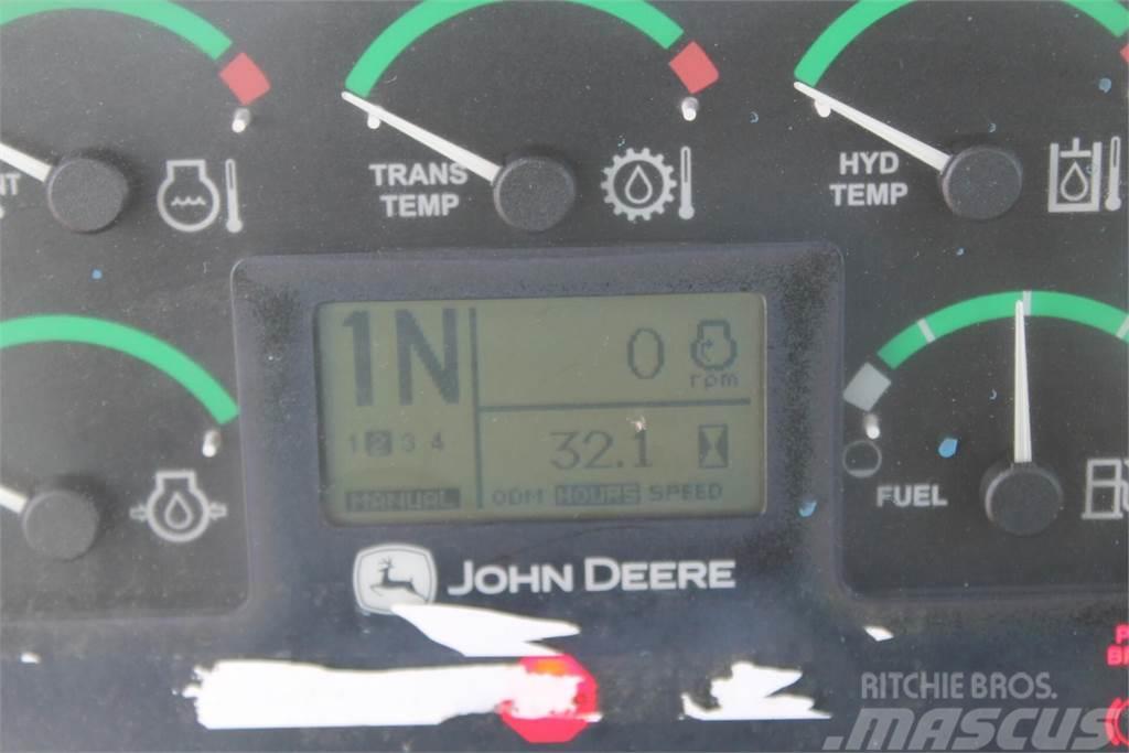 John Deere 444J Kolesové nakladače