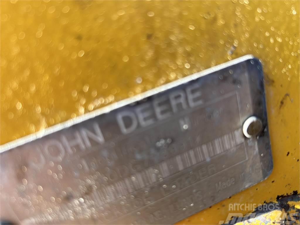 John Deere 510D Rýpadlo-nakladače