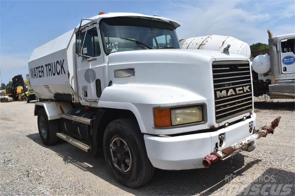 Mack CH613 Cisternové nákladné vozidlá