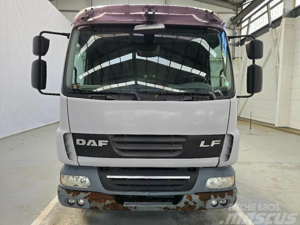 DAF LF 45 .220 / AIRCO Plošinové nákladné automobily/nákladné automobily so sklápacími bočnicami