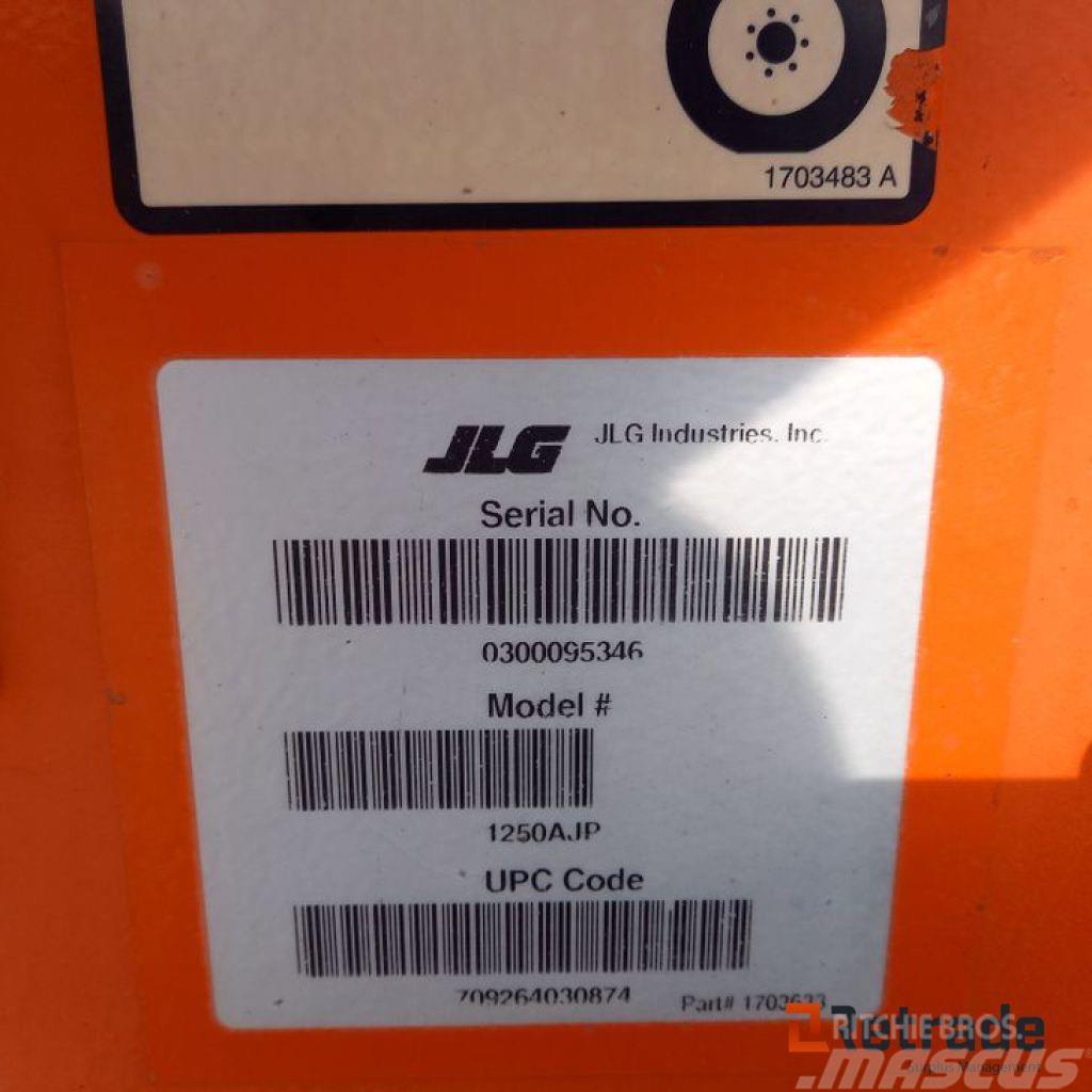 JLG 1250 AJP Kĺbové plošiny