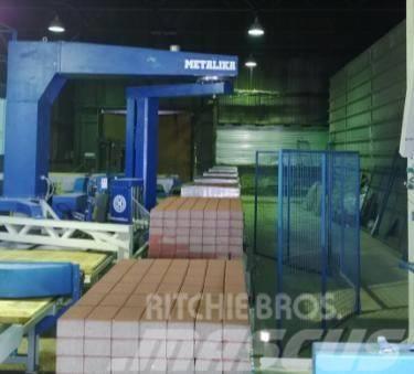 Metalika ASP-800 Automatic Cuber (Automatic cubing) Stroje na výrobu betónových prefabrikátov