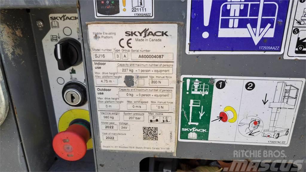 SkyJack SJ16 Ďalšie zdvíhacie zariadenia a plošiny