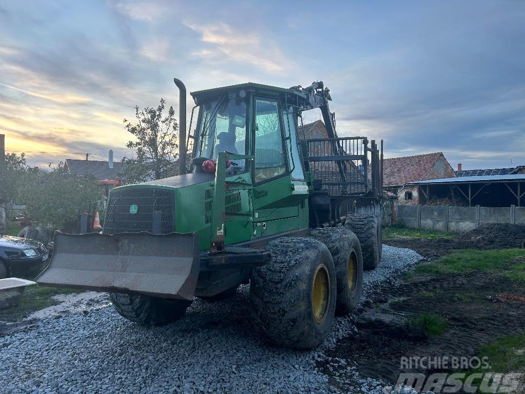 John Deere 1110 D Lesné traktory
