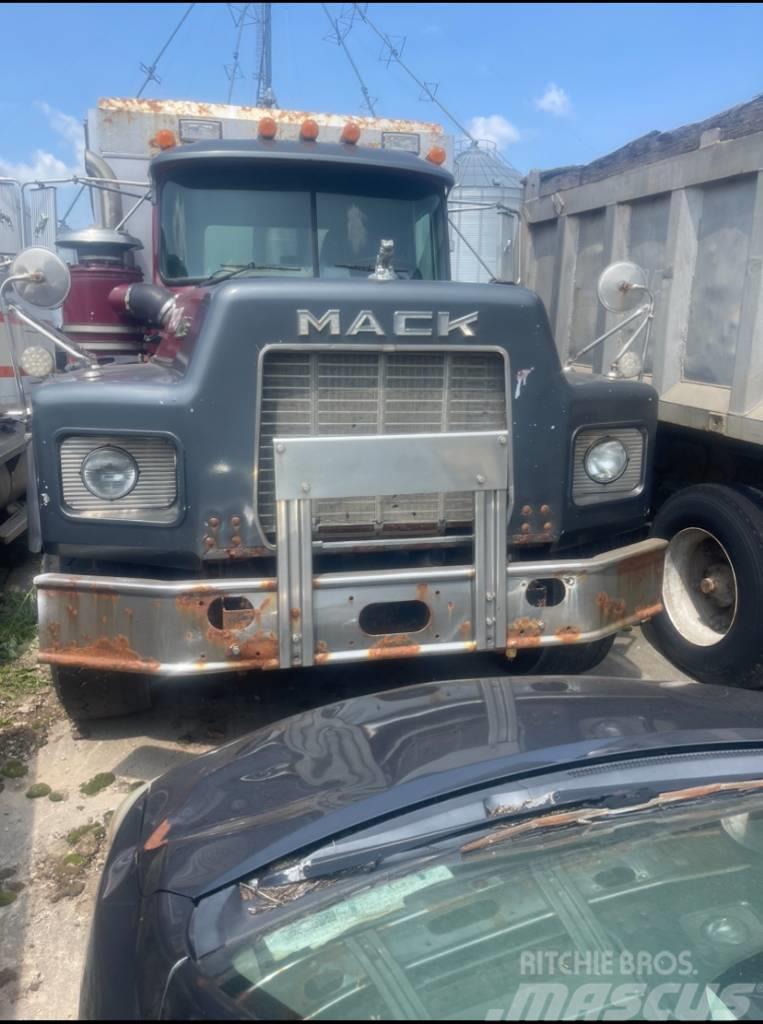 MAC Truck Sklápače