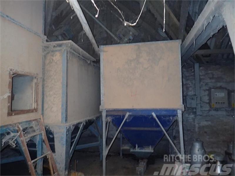 Mosegård Inddøres siloer i forskellige størrelser Zariadenie na vykladanie sila