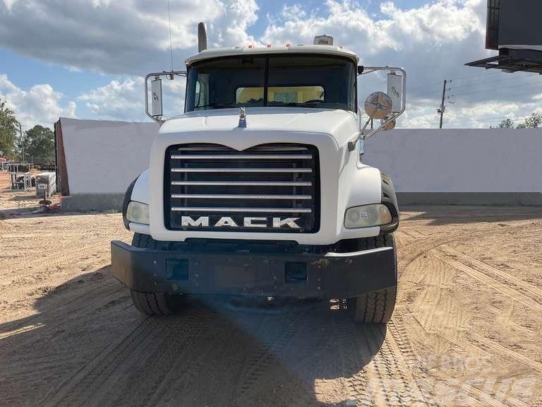 Mack CTP 713 B Ďalšie nákladné vozidlá