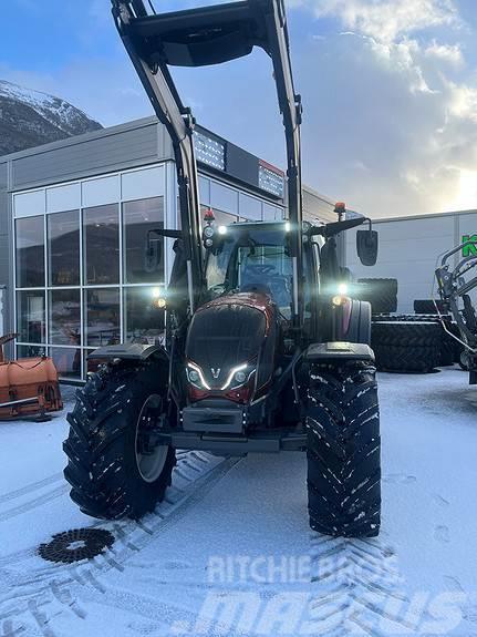 Valtra N135H Traktory