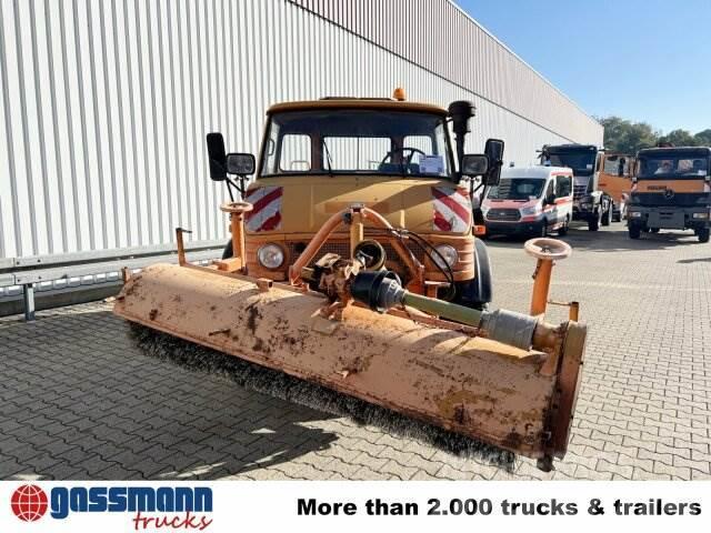 Unimog U84 406 4x4, Kommunalhydraulik, Zapfwelle vorn & Ďalšie nákladné vozidlá