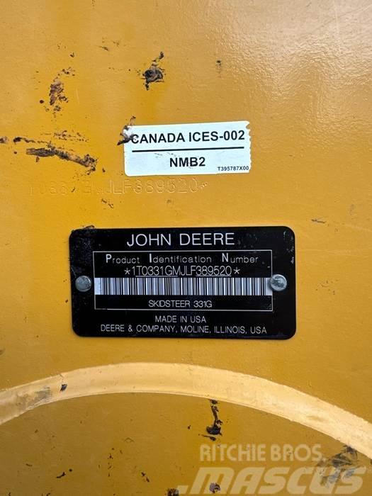 John Deere 331G Šmykom riadené nakladače
