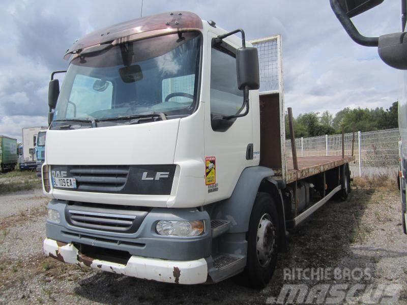 DAF LF55 220 Plošinové nákladné automobily/nákladné automobily so sklápacími bočnicami