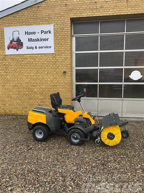 Stiga Park PRO 900 AWX Kompaktné traktory
