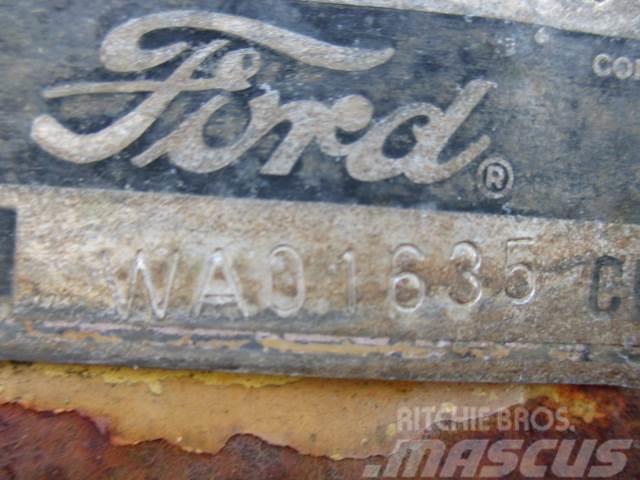 Ford 4550 4x2 rendegraver til ophug Rýpadlo-nakladače