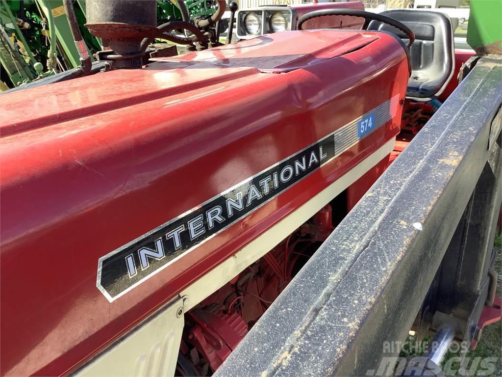 International 574 Kompaktné traktory
