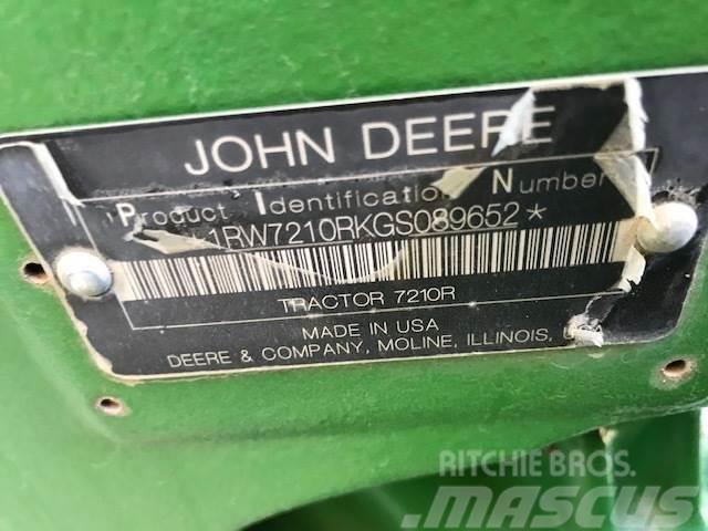 John Deere 7210R Traktory