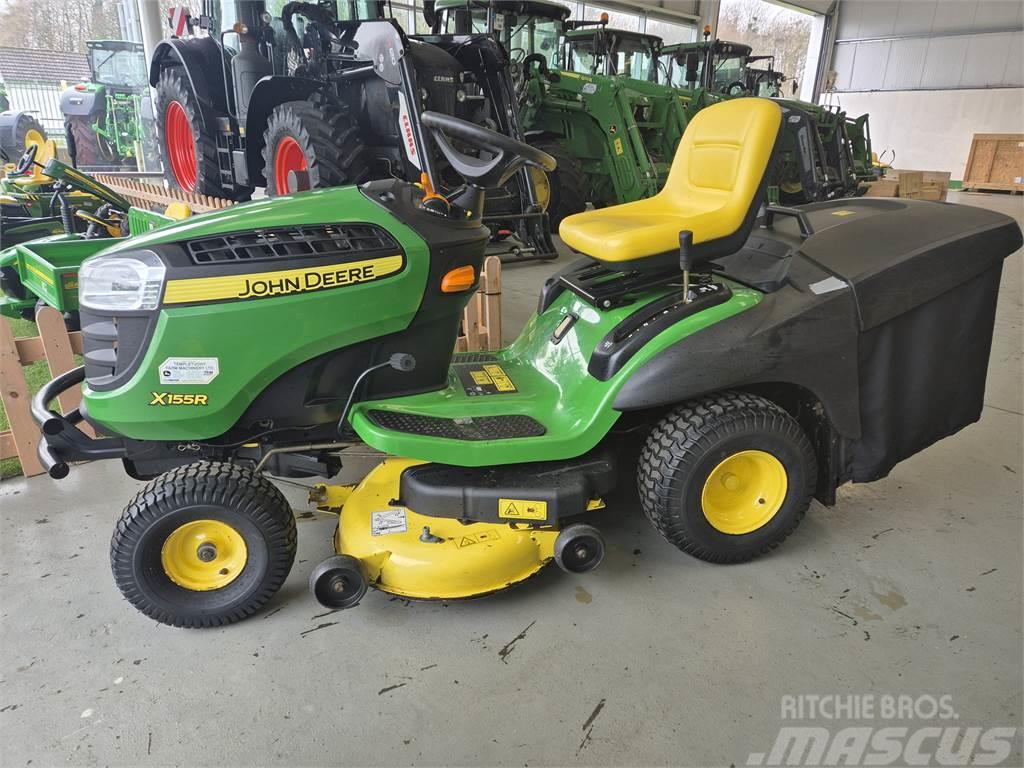John Deere X155R Kompaktné traktory