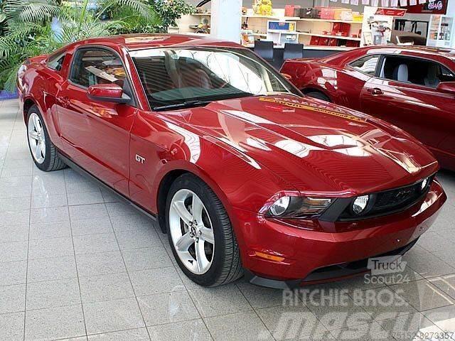 Ford Mustang GT V8 Automobily