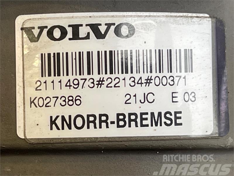 Volvo  FOOT BRAKE MODULE 21114973 Radiátory
