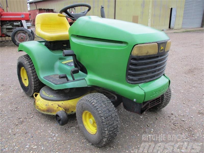John Deere 16/42 Kompaktné traktory