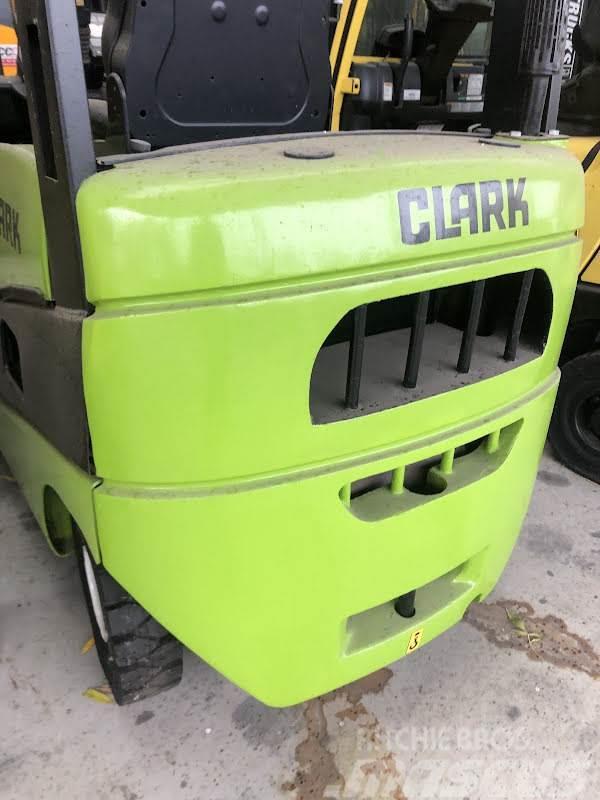 Clark C15D Dieselové vozíky