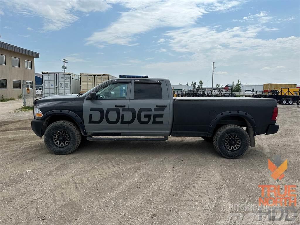 Dodge Ram 2500 Plošinové nákladné automobily/nákladné automobily so sklápacími bočnicami