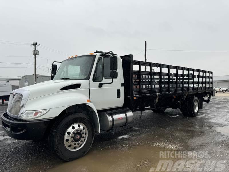 International MA025 Plošinové nákladné automobily/nákladné automobily so sklápacími bočnicami