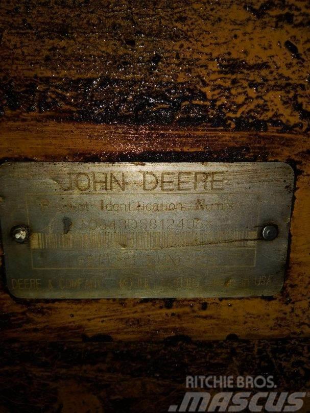 John Deere 643D Stínacie harvestory