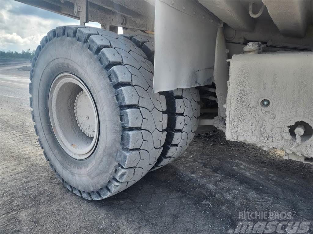 Komatsu HD605-7 Ďalšie nákladné vozidlá