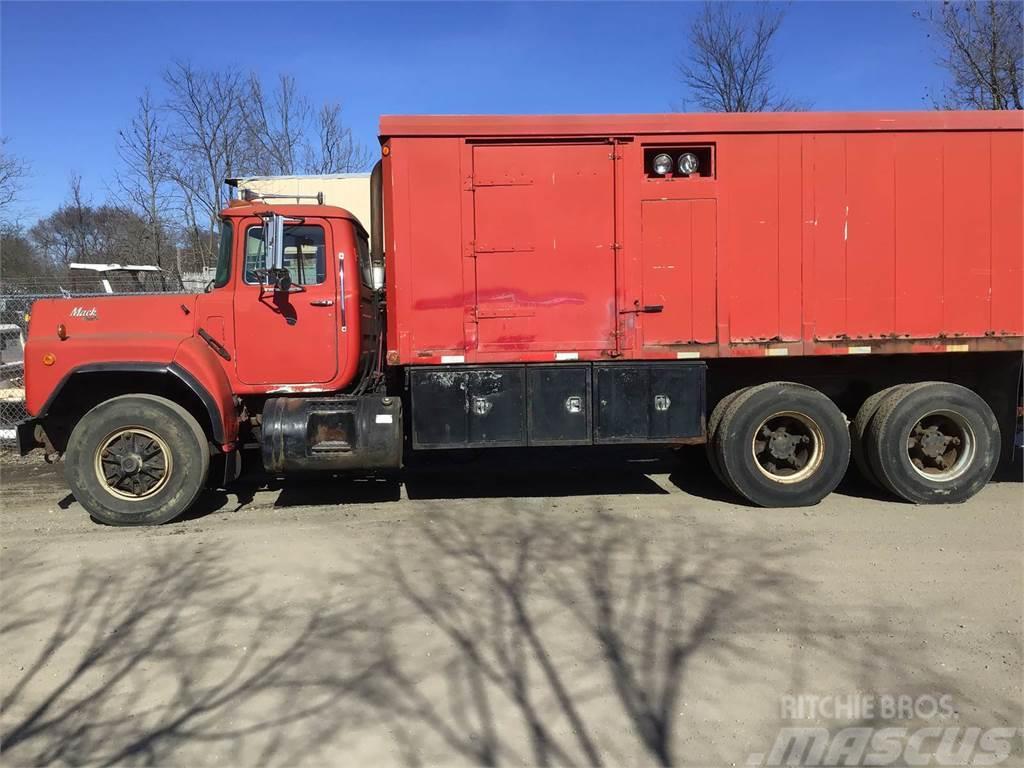 Mack RB690S Cisternové nákladné vozidlá