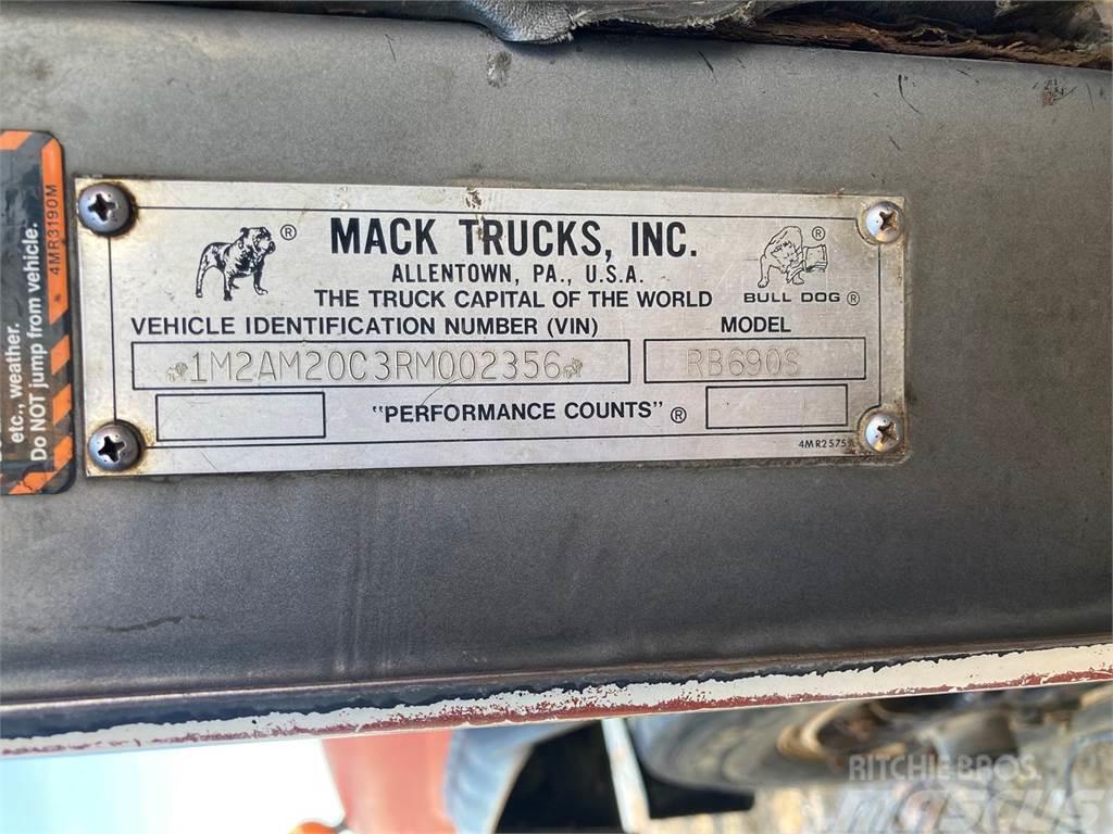 Mack RB690S Cisternové nákladné vozidlá