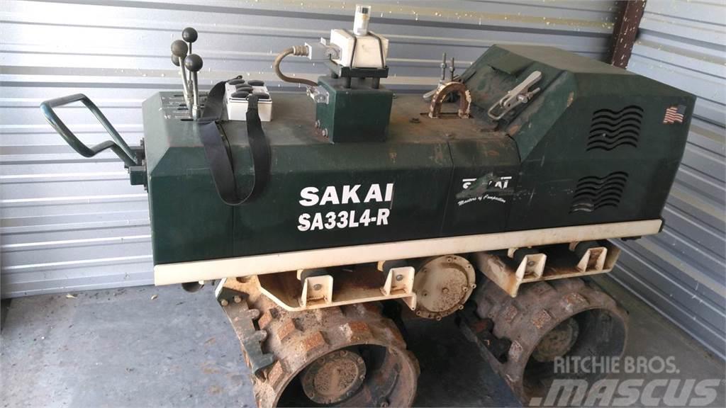 Sakai SA33L4-R Vlečné vibračné valce