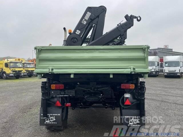 Unimog 437 4x4 mit Hiab Kran + Zapfwelle + AHK 29 t. Plošinové nákladné automobily/nákladné automobily so sklápacími bočnicami