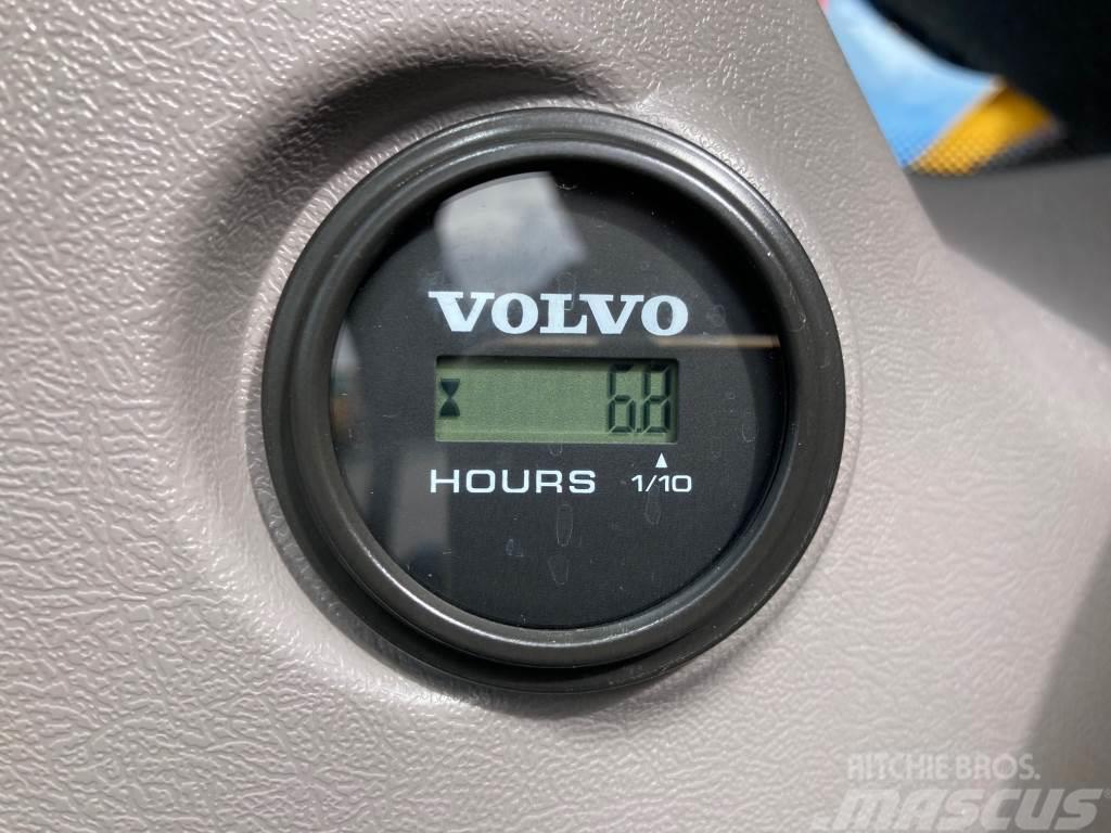 Volvo EC300EL + 700MM TELAT + RASVARI + PROBO-OHJATTU LU Pásové rýpadlá