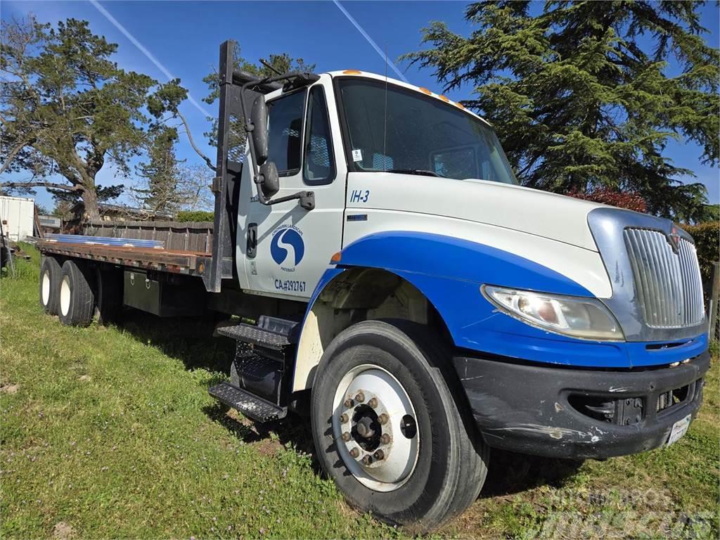 International DuraStar 4400 Plošinové nákladné automobily/nákladné automobily so sklápacími bočnicami