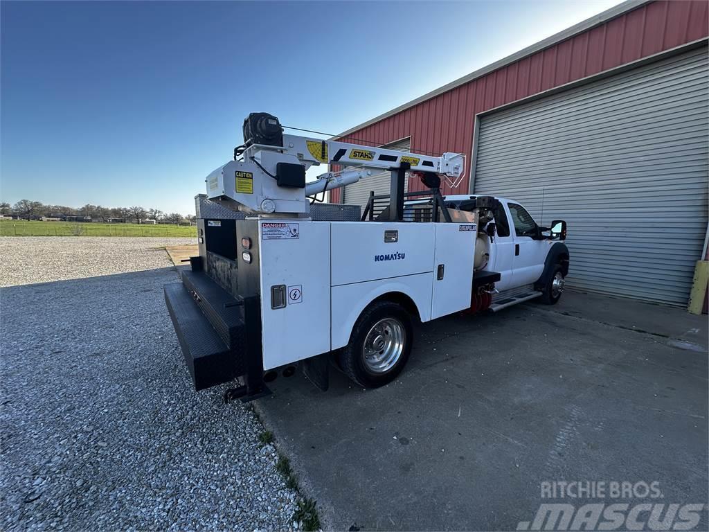 Ford F-450 Service Truck Iné