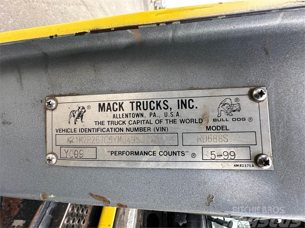 Mack RD688S Smetiarske vozidlá
