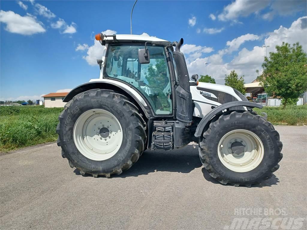 Valtra N174H5 Traktory