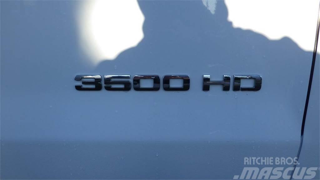 Chevrolet Silverado 3500HD Komunálne / Multi-úžitkové vozidlá