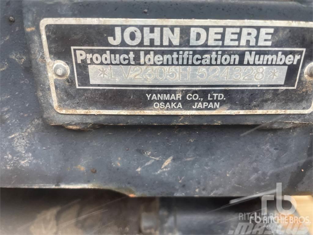 John Deere 2305 Kompaktné traktory