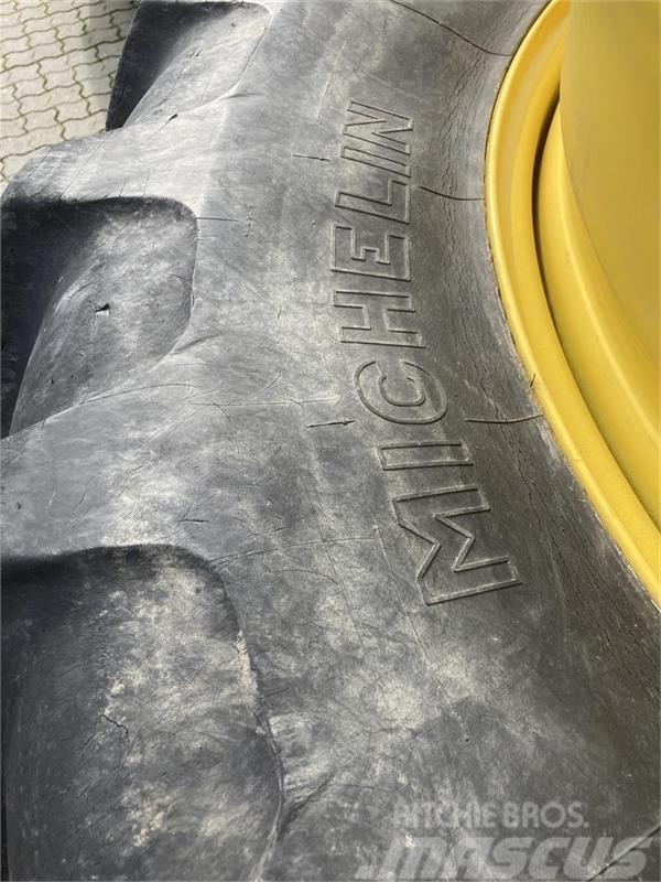 Michelin 16.9 X 38 med kroge Zdvojené kolesá