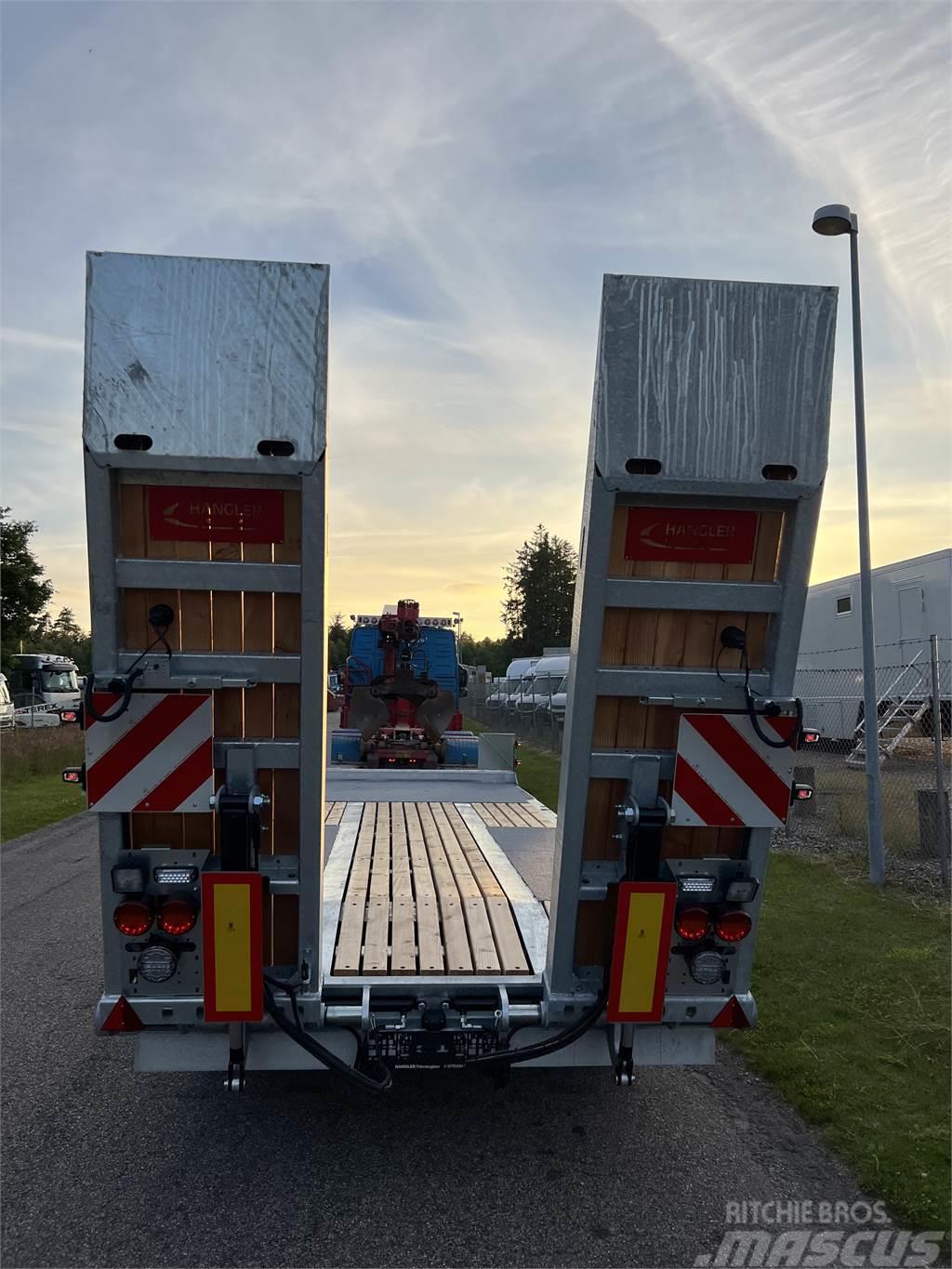 Hangler DTS-H 300 3 akslet hænger med ramper Nízko rámové nákladné automobily