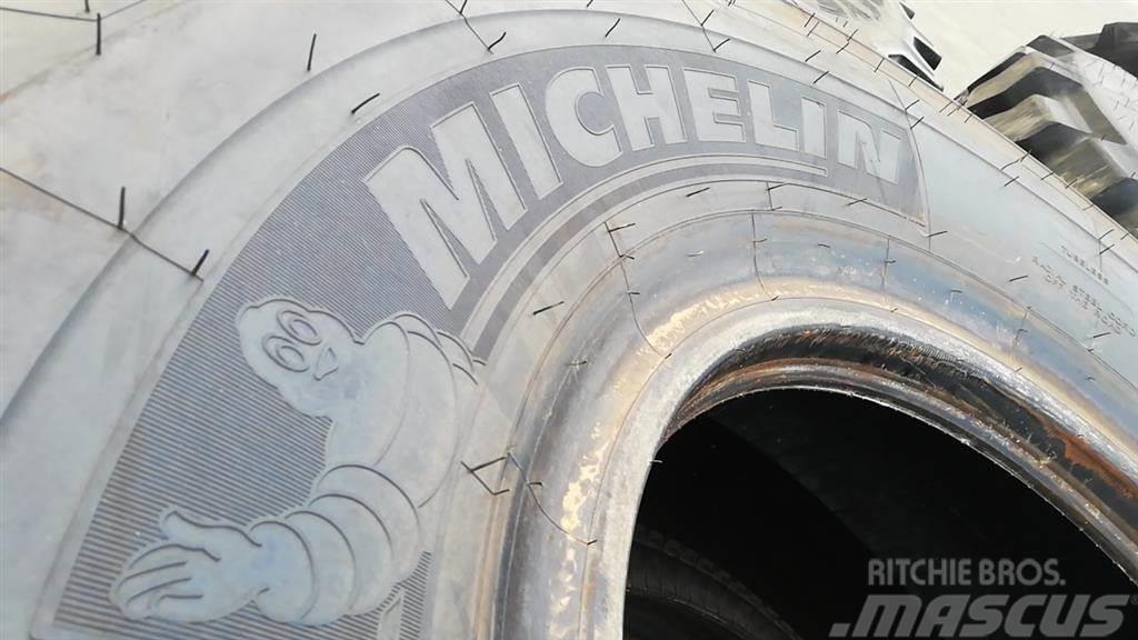 Michelin 23.5R25 Xadn+ 185B NEW DEMOUNT. Pneumatiky, kolesá a ráfiky