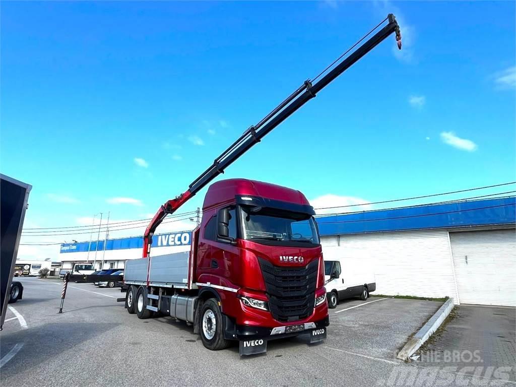 Iveco X-WAY 570 Plošinové nákladné automobily/nákladné automobily so sklápacími bočnicami