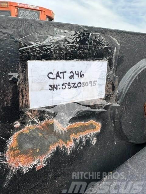 CAT 246 Šmykom riadené nakladače