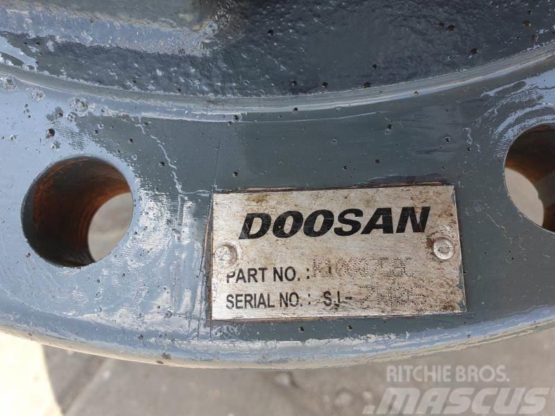 Doosan DX 480 K1000758C Podvozky a zavesenie kolies