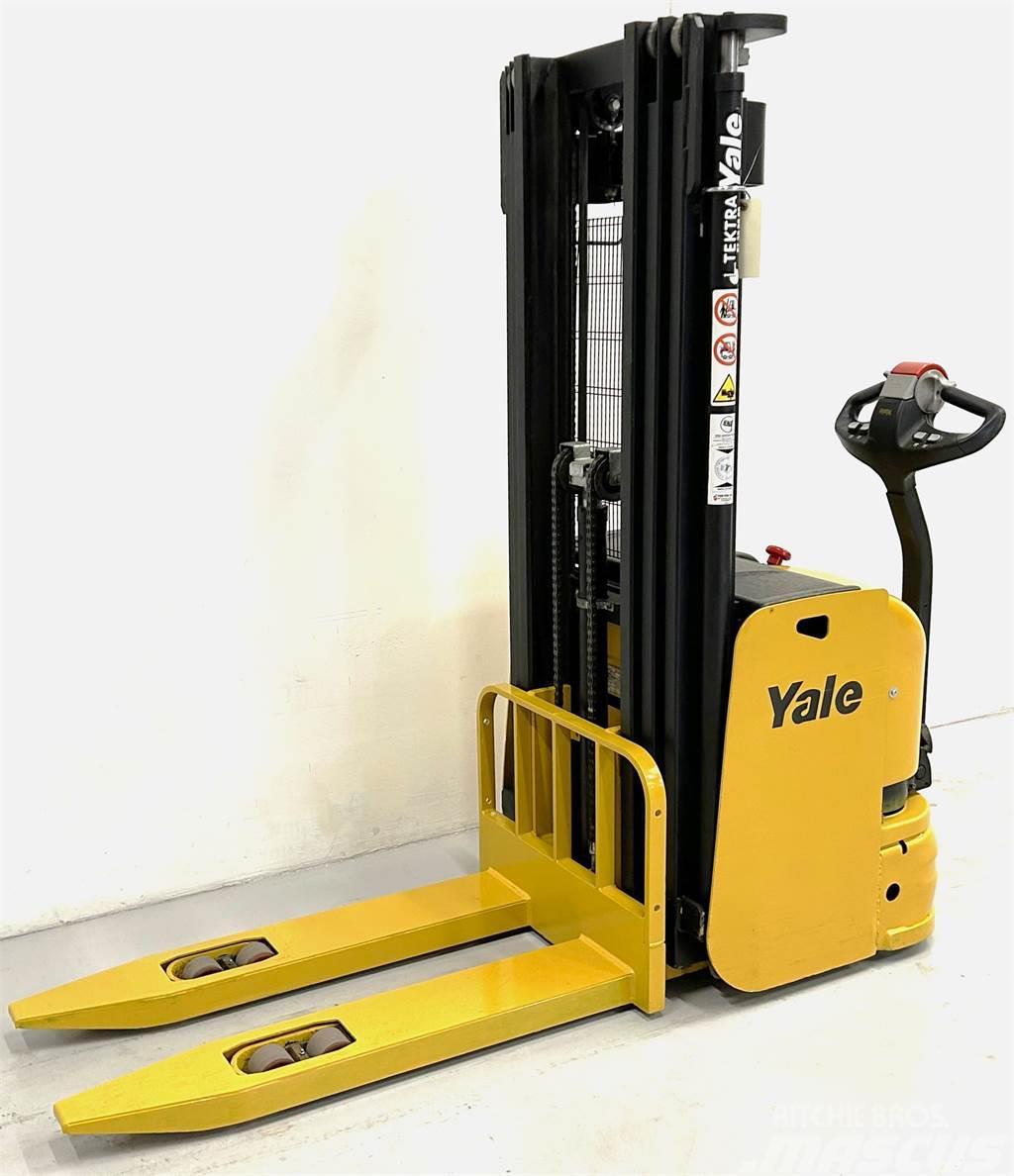 Yale MS12 Ručne vedené vysokozdvižné vozíky