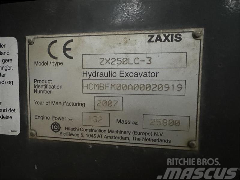 Hitachi Zaxis 250LC-3 Pásové rýpadlá
